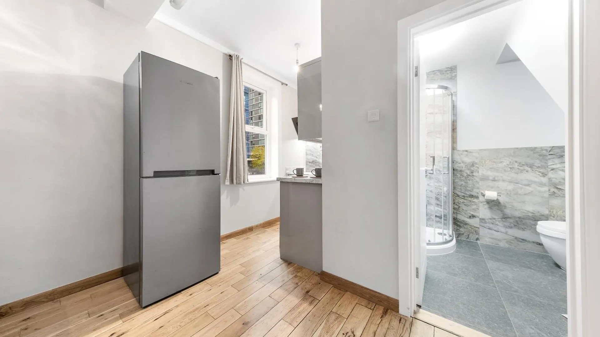 Stylish 1 Bed Canary Wharf Apt - Perfect For Corporate & Tourists Londra